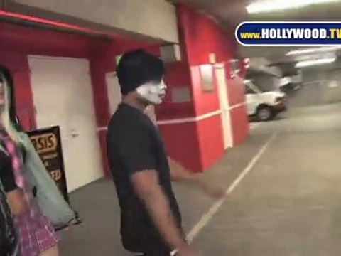 Karissa Shannon Rides Sam Jones' Elevator, Gets White Goop on Nose