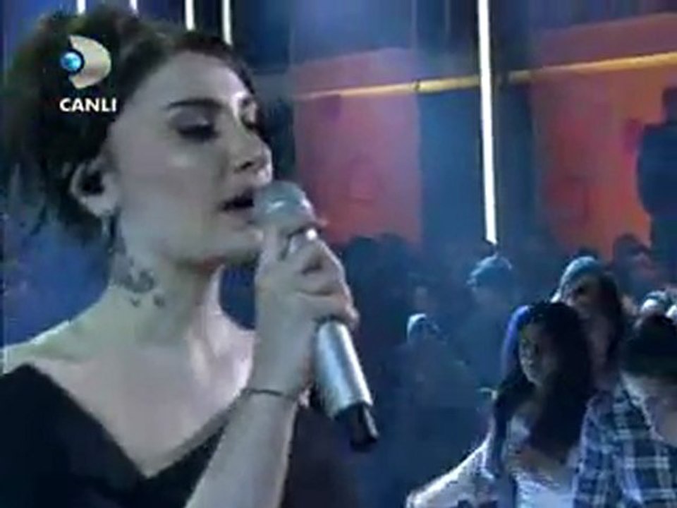 Sıla - Beyaz show final potpori (17/02/2012)