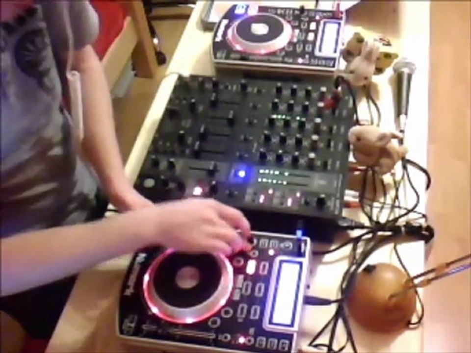 Ryan Reverb - 10 Min Mix #3 [Electro]