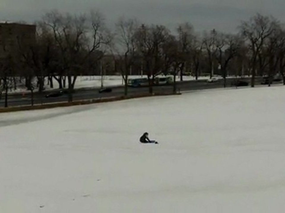 Alis : premier essai de luge, première cascade !