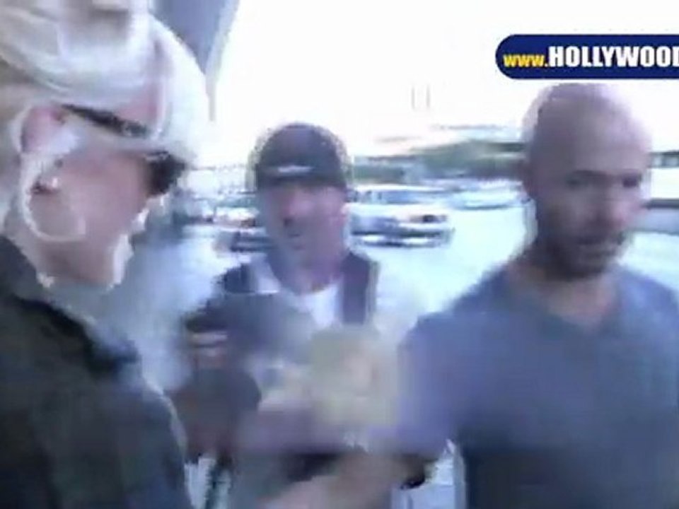 Gwen Stafani Spotted at LAX