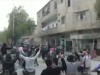 فري برس   مدينة سلمية تشييع الشهيد مجد حمودي 14 2 2012 ج1