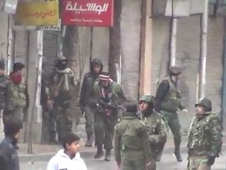 فري برس   القابون إنتشار الجيش بشكل كثيف أمام المساجد 17 2 2012