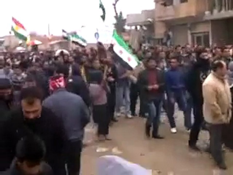 فري برس   اكثر من 15 الف متظاهر في سرى كانيه جمعة المقاومة الشعبية 17 2 2012