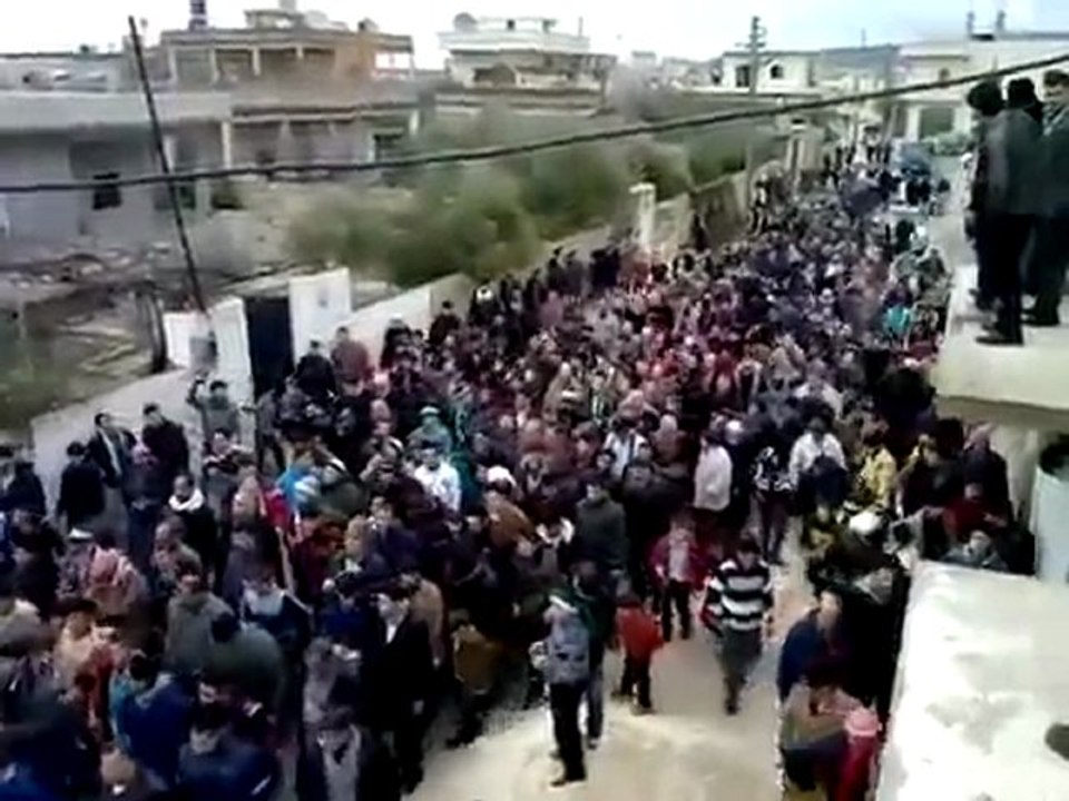 فري برس   ادلب سرمدا  مظاهرة حاشدة في جمعة المقاومة الشعبية 17 2 2012