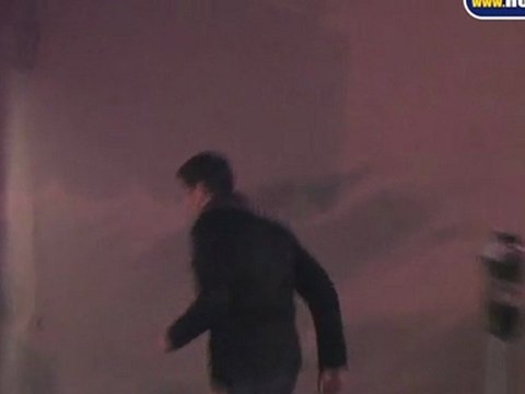 Zachary Levi Jogs Into Las Palmas