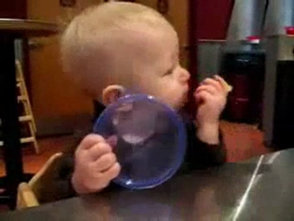 Limon yiyen bebek _ komik _ Video Klipler