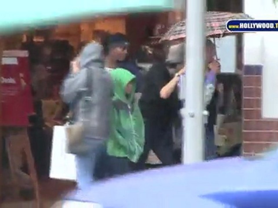 EXCLUSIVE: Boxing Legend Sugar Ray Leonard Shops Beverly Hills