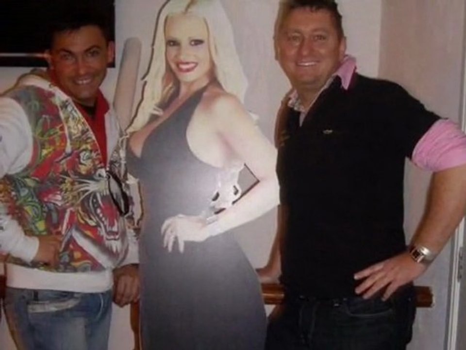 Cafe Katzenberger -Spanien Mallorca. Das blondeste Café der Welt 07180 Santa Ponsa www.Fella-1