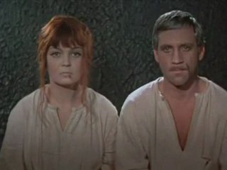 16 Интервенция - Деревянные костюмы