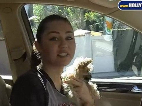 Miley Cyrus has a Brand New Puppy!