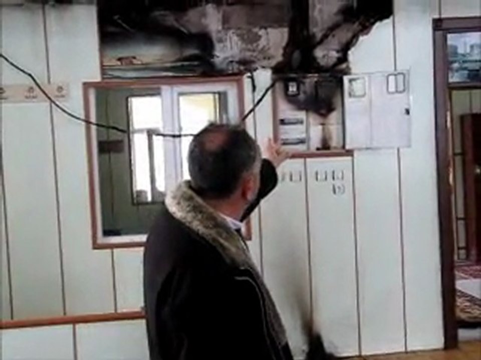 İKİZPINAR BELDESİ ALİ EFENDİ CAMİİ YILDIRIM DÜŞTÜ