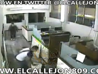IMPACTANTE! Momento en que 18 sicarios incendian edificio de un Diario de Mexico (video completo)