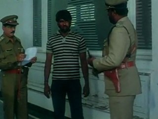 Antham Kadhidi Aarambham - Duplicate Police