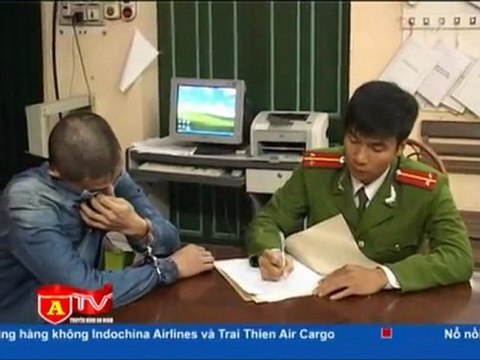 CAP Ngọc Thụy bắt đối tượng tàng trữ vũ khí và dụng cụ sử dụng ma túy