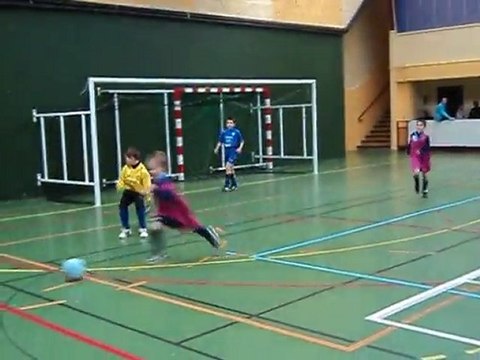 Tournoi en salle jeunes Pluvigner le 18 fevrier 2012 match u8 contre ploemel