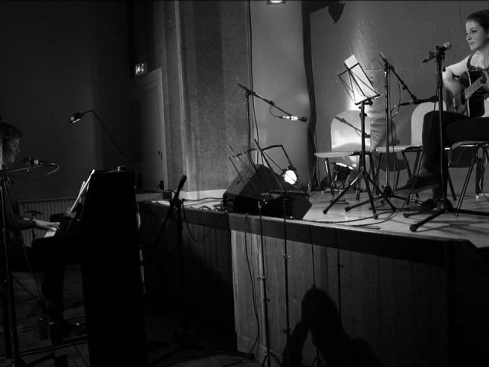 Amen Omen - Solene et Ornella