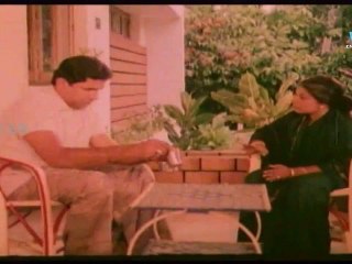 Avalum Appdithan- girl came in a car with suitcase discussing with their friends