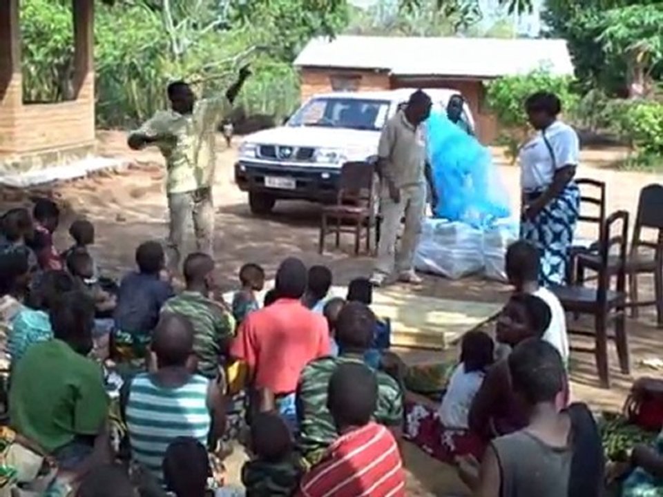 Malawi, Mulanje District, Chambe: Bednet distributions