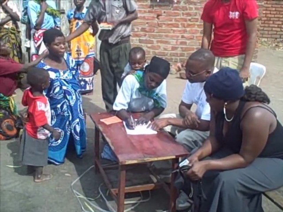 Malawi, Mulanje, Mulomba and Kambenje: Bednet distribution