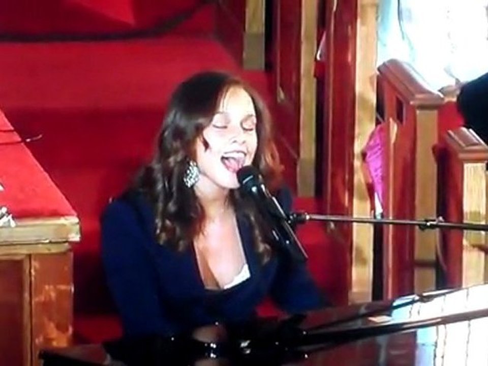 Alicia Keys - Send Me An Angel @ Whitney Houston's Funeral