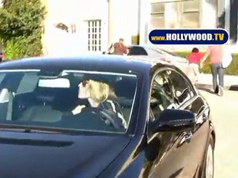 Ali Larter Leaves Hair Salon In Beverly Hills