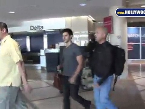 Taylor Lautner Gets Groped at Airport?