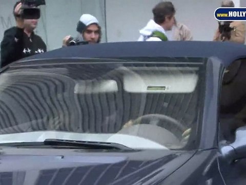 Katie Holmes Spotted in Beverly Hills Without Team of Handlers