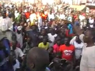 VIDEOS Les jeunes de camberéne affrontent et repoussent les gendarmes