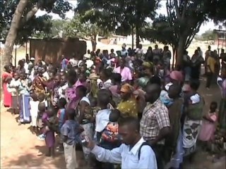 Tanzania, Mwanza, Bugarika: Bednet distribution