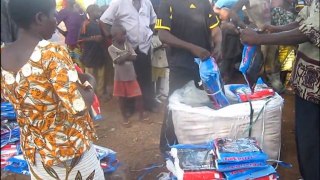 Togo, Keran, Pesside: Bednet distribution