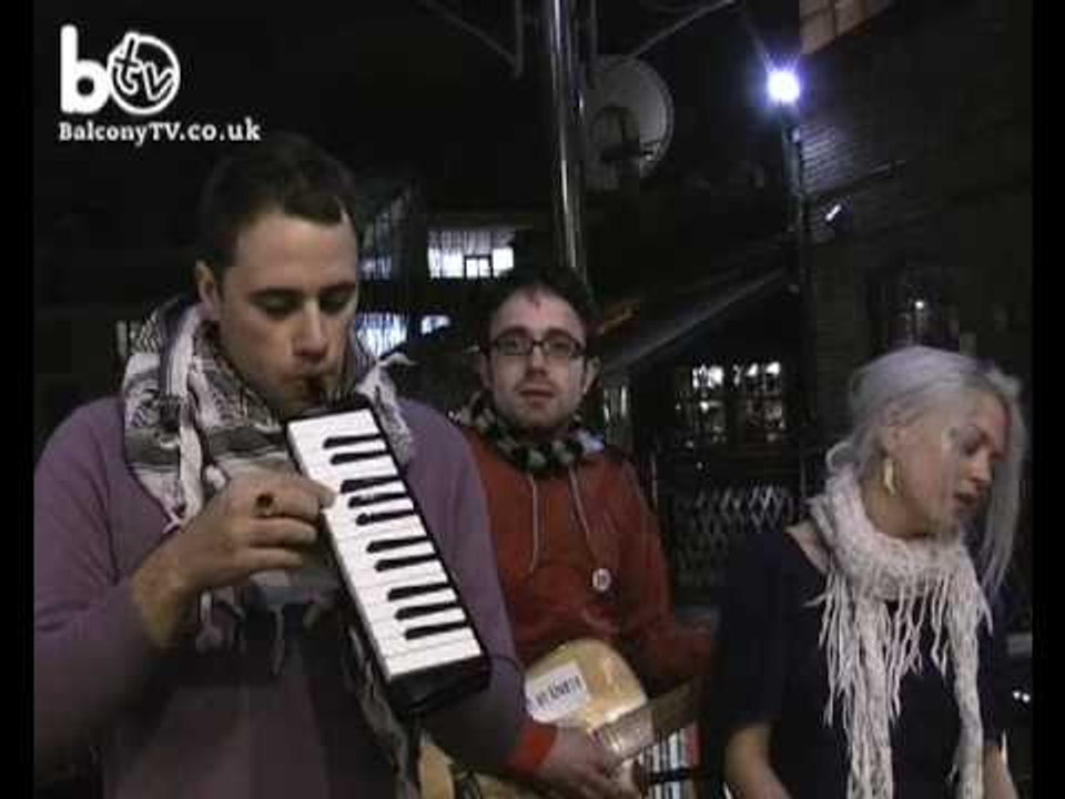 EMPIRE OF LIGHTS (BalconyTV)