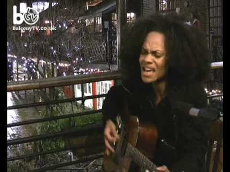 OKOU - CRASH DOWN (BalconyTV)