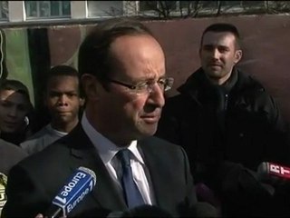 Hollande: Sarkozy "candidat des confusions, des arrangements"