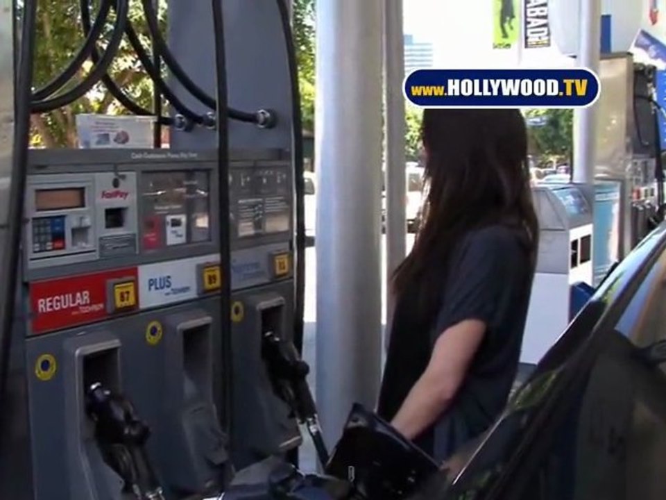 Oksana Grigorieva Questioned by Cameras About Mel Gibson Car Crash