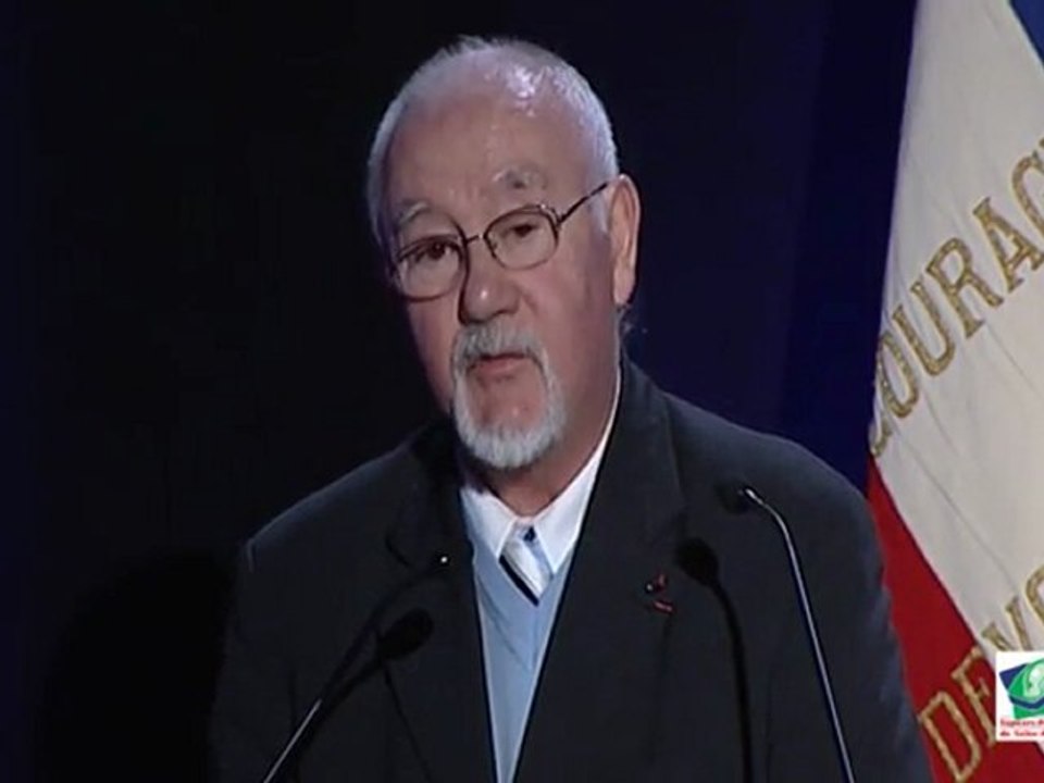 Cérémonie d'hommage au colonel Christian Ménage