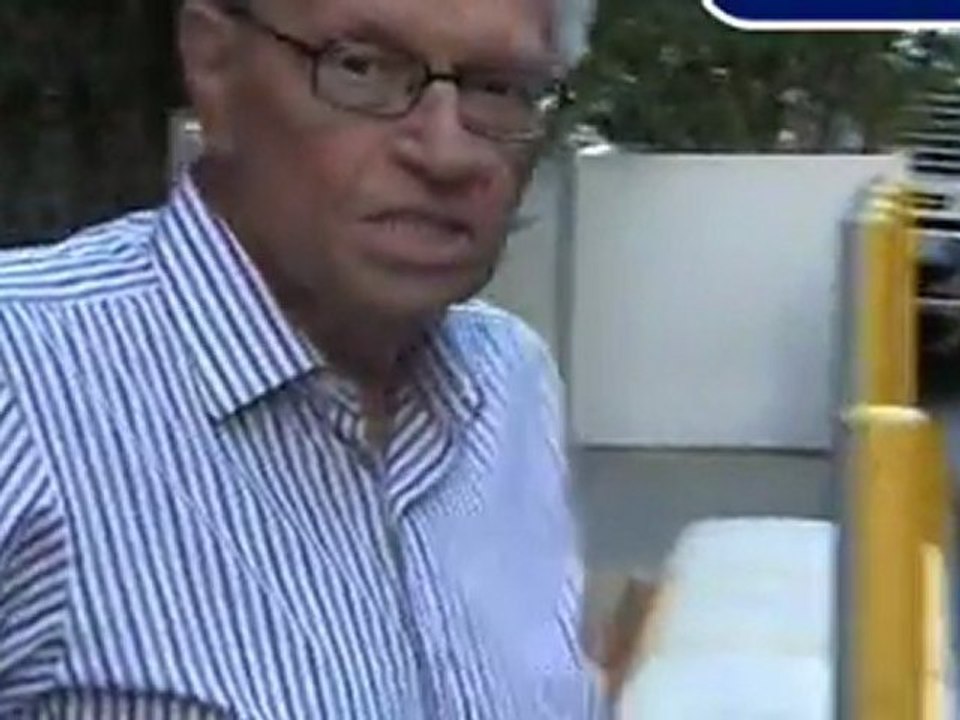 Larry King Leaves CNN Building