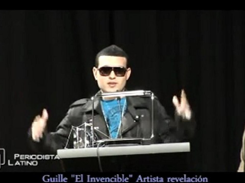 GUILLE  "EL INVENCIBLE" RECIBE PREMIO "PERIODISTA LATINO"
