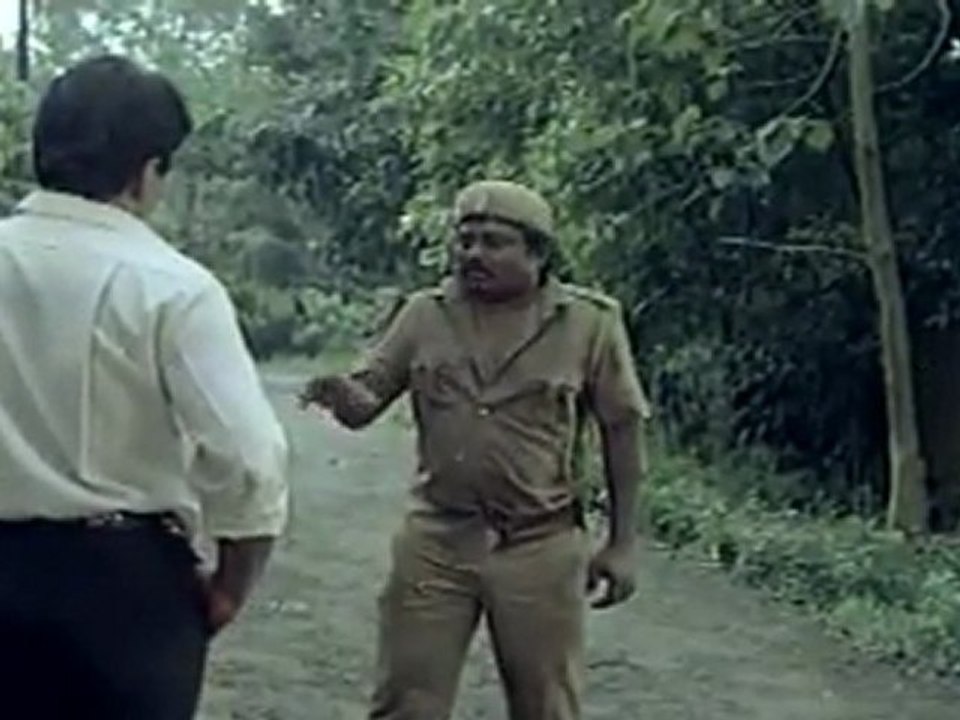 Captain Prabakhar - Vijayakanth Warns Forest Officer
