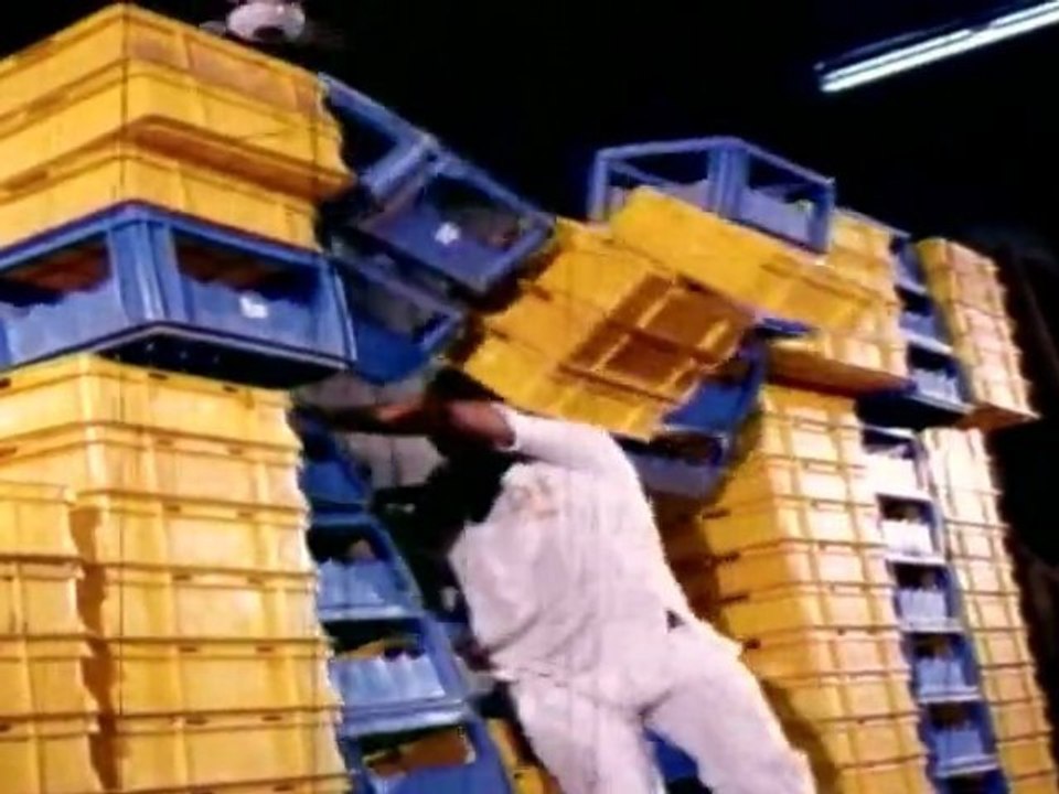 Dongakollu - Sumalatha Rescued By Rajendra Prasad