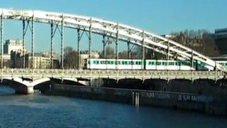 Rames du Metro Parisien sur le pont d'Austerlitz  . 19-02-2012