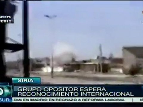 Opositores sirios buscan respaldo, siguen combates en Homs