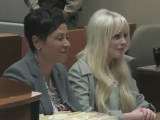 Lohan aces probation hearing