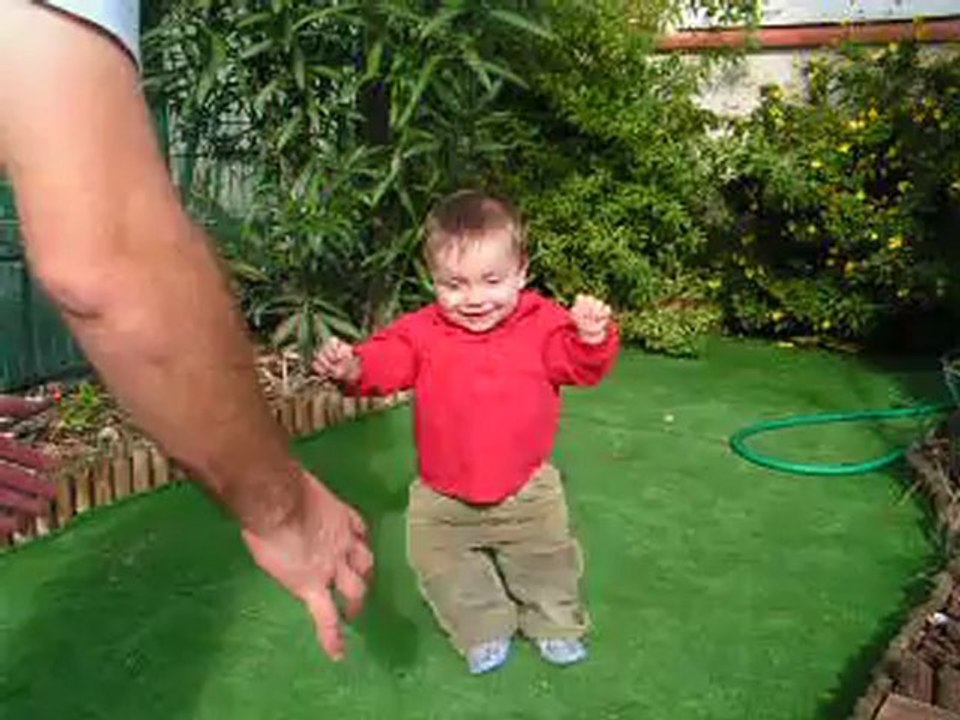 Je marche dans le jardin