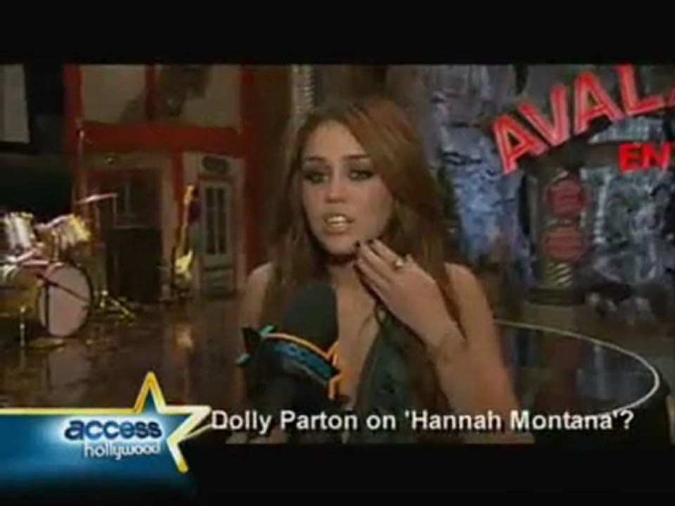 Miley Cyrus Dicsusses The End Of Hannah Montana, Liam Hemsworth & Elton John's Oscar Party