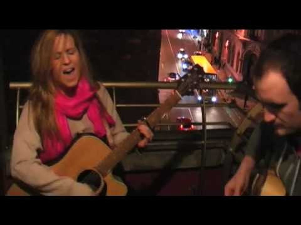 BAIRBRE MUNNIS (BalconyTV)