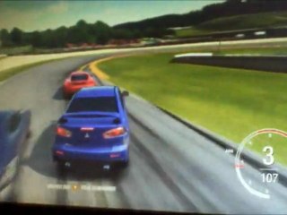 Forza motorsport 4  sur XBOX 360 connectée (en HDMI) sur un Dell Inspiron One 2320