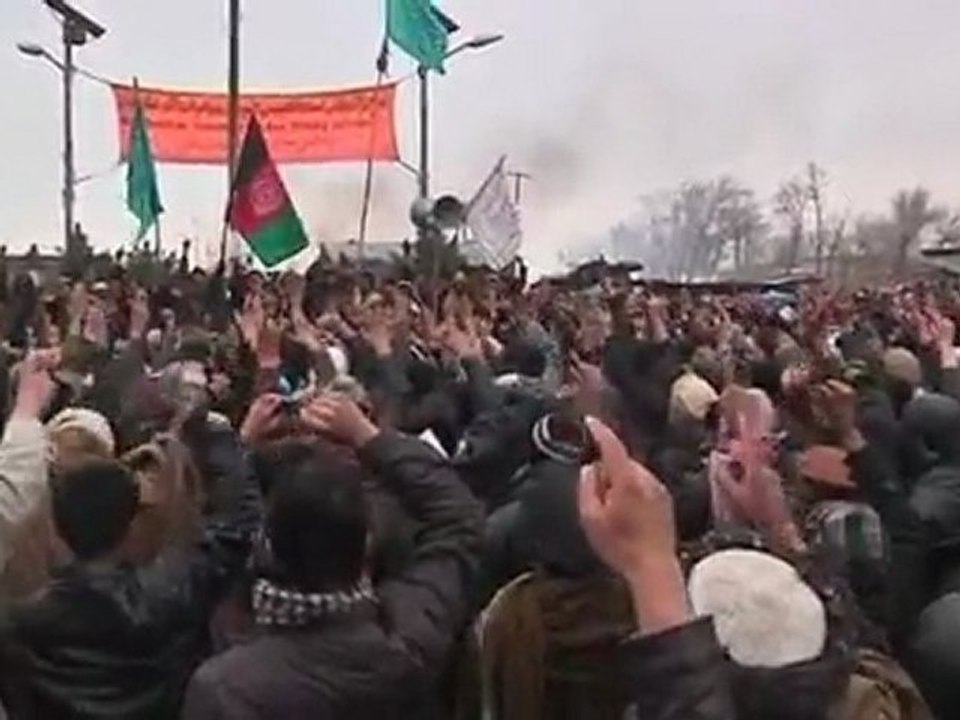 Afghans protest over Koran desecrations