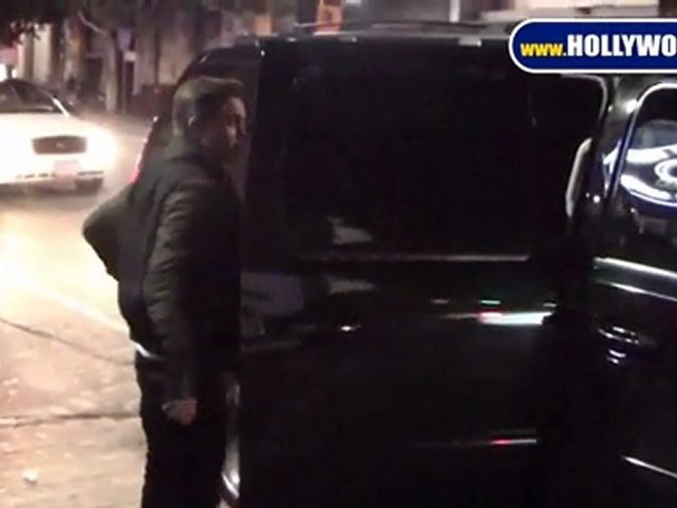 Jesse McCartney Gets Into His Car
