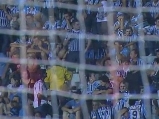 Brésil: un supporteur de Santa Cruz tout seul dans sa tribune